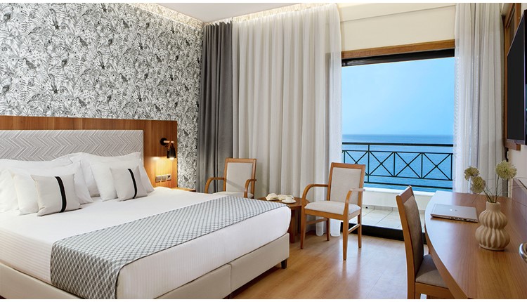 Zeus Essence Ramada Athens  (ex Ramada Athens Attica Riviera), Афины